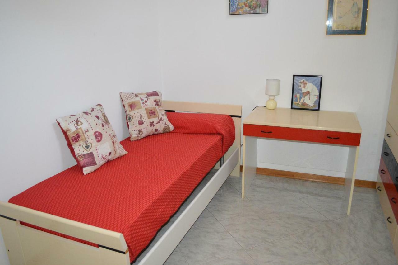 Casa Vacanze Da Roberta A Pochi Km Da Oristano Simaxis Exteriör bild
